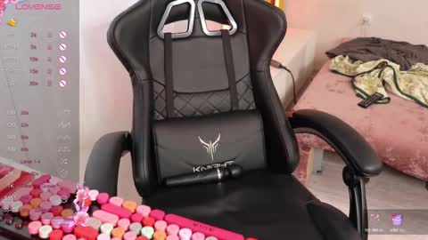 Snapshot of _viv1an_ chatting on October 10, 12:33 pm Alis online show from October 10, 12:33 pm