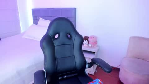 INSTAGRAM pinzon viviana online show from February 16, 5:11 pm