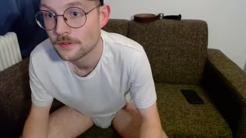 _whoisthatguy_ online show from December 15, 6:48 pm