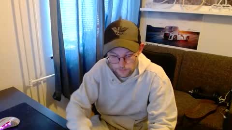 _whoisthatguy_ online show from June 7, 12:43 pm