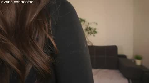 Anna online show from March 30, 6:52 pm