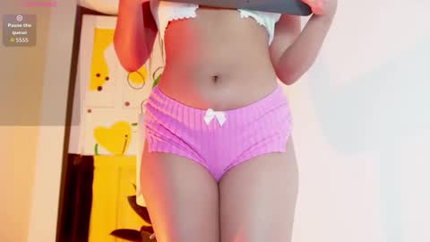 Snapshot of _your_little_nut chatting on September 20, 12:57 am Macca and Ana online show from September 20, 12:57 am