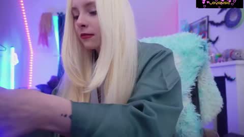 Polly online show from March 9, 5:06 pm