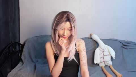 Mia online show from July 17, 9:39 pm