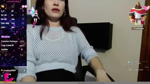 Snapshot of _yuyi chatting on October 12, 1:42 am Yuyi online show from October 12, 1:42 am