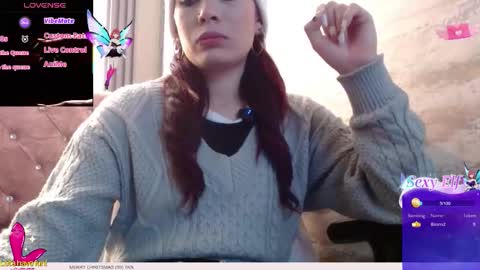 Yuyi online show from December 19, 12:11 pm