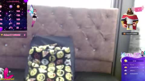 Yuyi online show from February 8, 12:41 pm