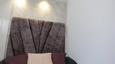 zoe online show from January 12, 7:10 pm