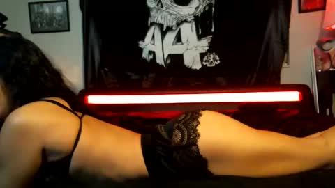 Snapshot of aamon_evil chatting on October 22, 7:11 am aamon_evil online show from October 22, 7:11 am