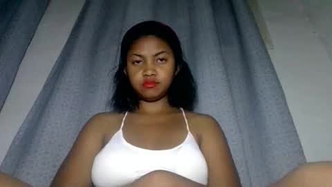 aariciah online show from November 18, 7:17 pm