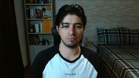 Aaron online show from April 19, 6:54 pm