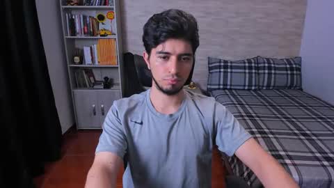 Aaron online show from November 25, 9:46 pm