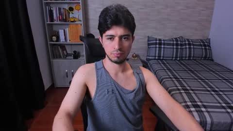 Aaron online show from November 18, 8:34 pm