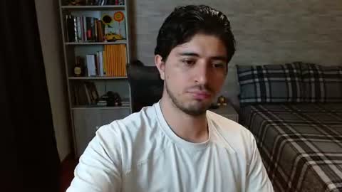 Aaron online show from July 8, 6:44 pm