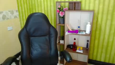 im NiallDun online show from January 12, 5:45 am