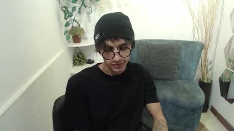 Aaron online show from February 26, 11:57 am