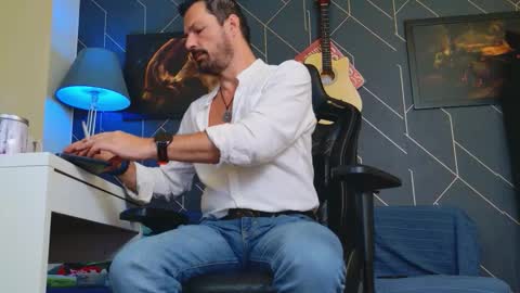 Aaron online show from September 19, 5:05 pm