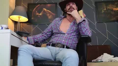 Aaron online show from December 13, 7:53 pm