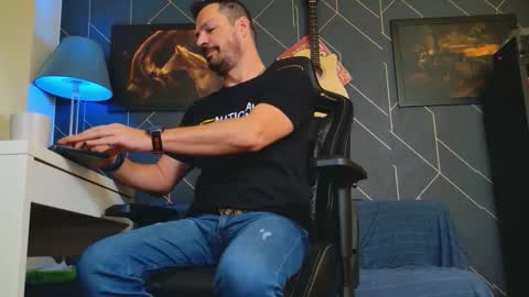 Aaron online show from October 14, 6:27 am