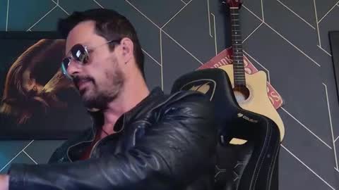 Aaron online show from February 27, 4:43 pm