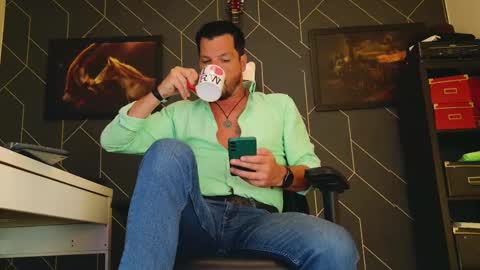 Aaron online show from March 12, 6:43 pm