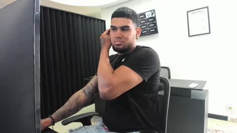 ig aaron hunter123 online show from March 25, 6:36 pm