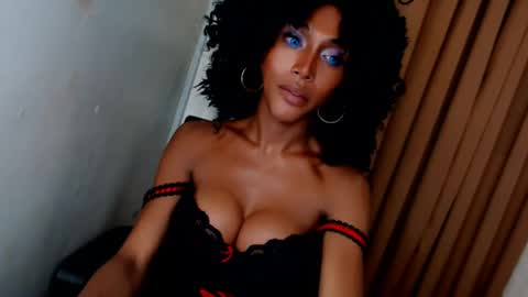 aayahh online show from April 16, 9:50 pm