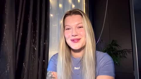 Abbi online show from December 1, 3:21 pm