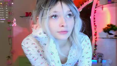 Snapshot of abbycartman chatting on September 29, 9:25 pm Abby online show from September 29, 9:25 pm
