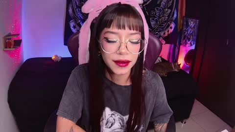 Snapshot of abbylizzyxx chatting on January 16, 11:16 pm Abby Lizzy online show from January 16, 11:16 pm