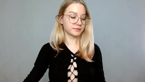 Abby Lovense is active online show from February 18, 11:44 am