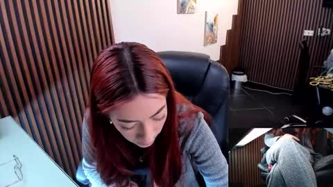 Snapshot of abbystones chatting on October 1, 11:42 am Abby Stones online show from October 1, 11:42 am