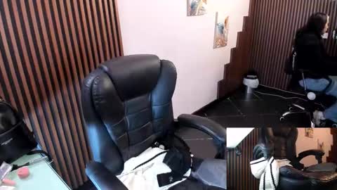 Snapshot of abbystones chatting on September 24, 11:17 am Abby Stones online show from September 24, 11:17 am