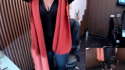 Snapshot of abbystones chatting on October 17, 10:52 am Abby Stones online show from October 17, 10:52 am