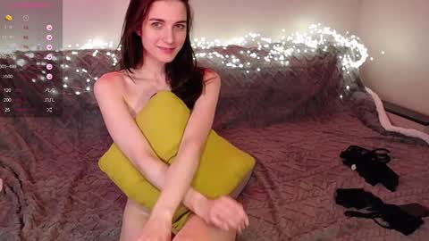 Snapshot of abigailwills chatting on December 20, 12:30 am Abigail online show from December 20, 12:30 am
