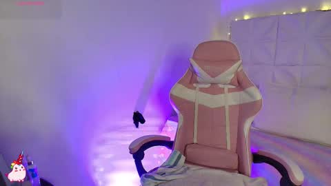 Abril  online show from February 16, 12:47 pm