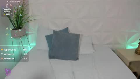 Snapshot of abril_71 chatting on February 26, 3:54 pm Abril online show from February 26, 3:54 pm