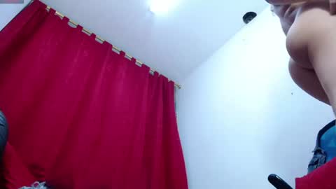 Abril Beltran online show from July 4, 11:30 pm