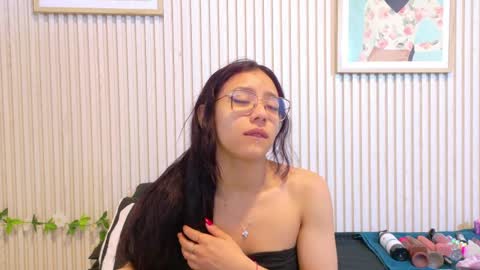 abrilmirren online show from April 5, 11:18 am