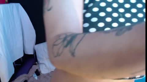 Absenta vert online show from April 15, 12:58 am