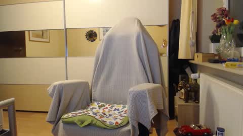 Snapshot of ach471 chatting on October 14, 4:48 am ach471 online show from October 14, 4:48 am