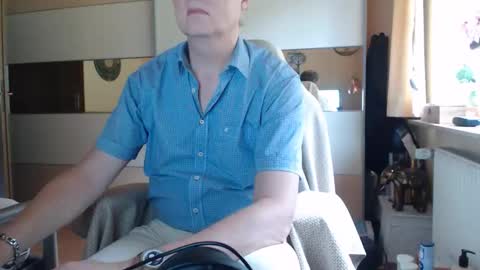 Snapshot of ach471 chatting on September 10, 8:37 am ach471 online show from September 10, 8:37 am
