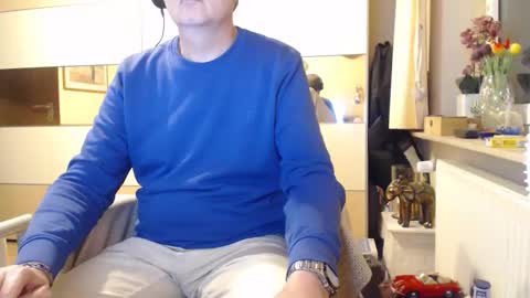 Snapshot of ach471 chatting on October 7, 6:59 pm ach471 online show from October 7, 6:59 pm