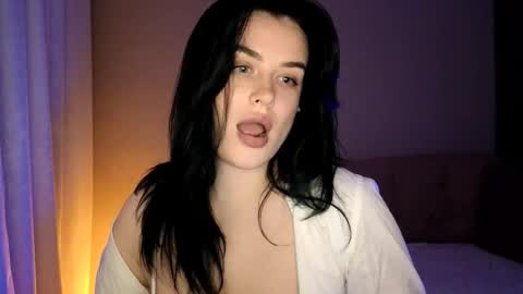 my inst   love inside 17 online show from February 3, 9:19 pm