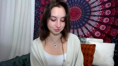 Adalyn online show from November 18, 7:28 pm