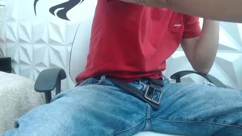 Snapshot of adam_evehotroom chatting on February 15, 9:37 pm adam_evehotroom online show from February 15, 9:37 pm