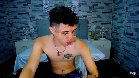 Snapshot of adam_hot11 chatting on October 1, 12:21 am adam hot11 online show from October 1, 12:21 am