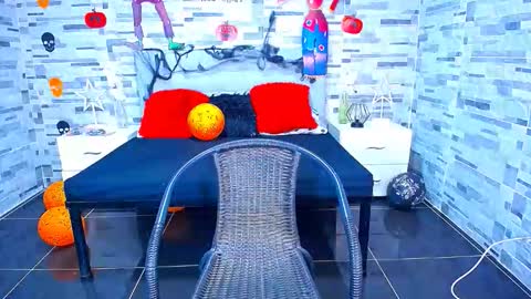 Snapshot of adam_hot11 chatting on October 16, 9:13 pm adam hot11 online show from October 16, 9:13 pm