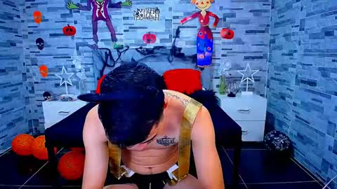 Snapshot of adam_hot11 chatting on October 19, 10:58 pm adam hot11 online show from October 19, 10:58 pm