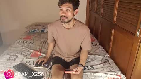 Snapshot of adam_x256 chatting on January 6, 9:43 pm instagram  adam x256 online show from January 6, 9:43 pm